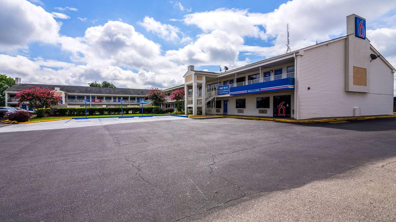 Motel 6 Anniston Al