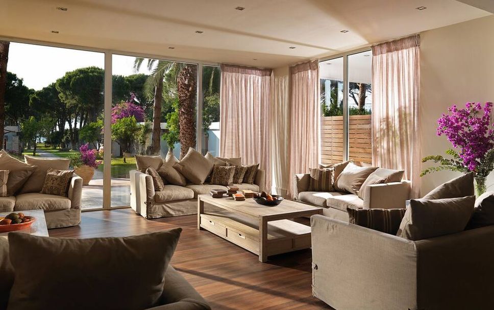 Lounge Photo