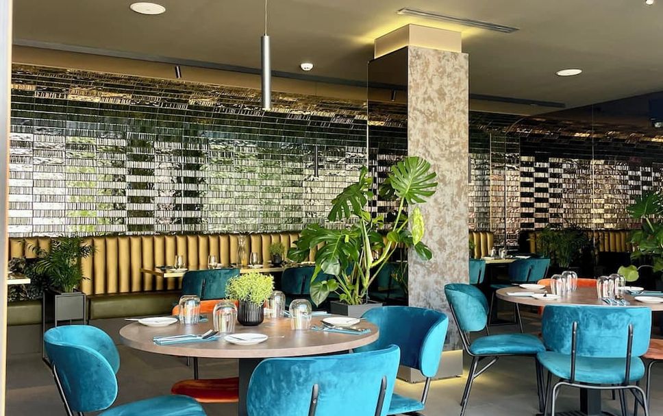 Restaurant Photo