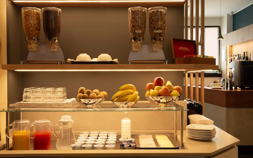 Buffet Photo