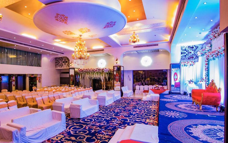 Banquet hall Photo