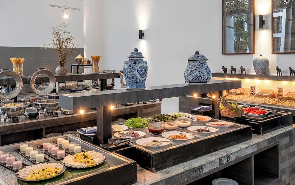 Buffet Photo