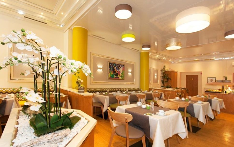 Restaurant Photo