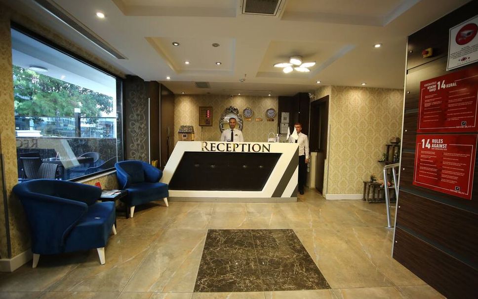 Front desk Photo