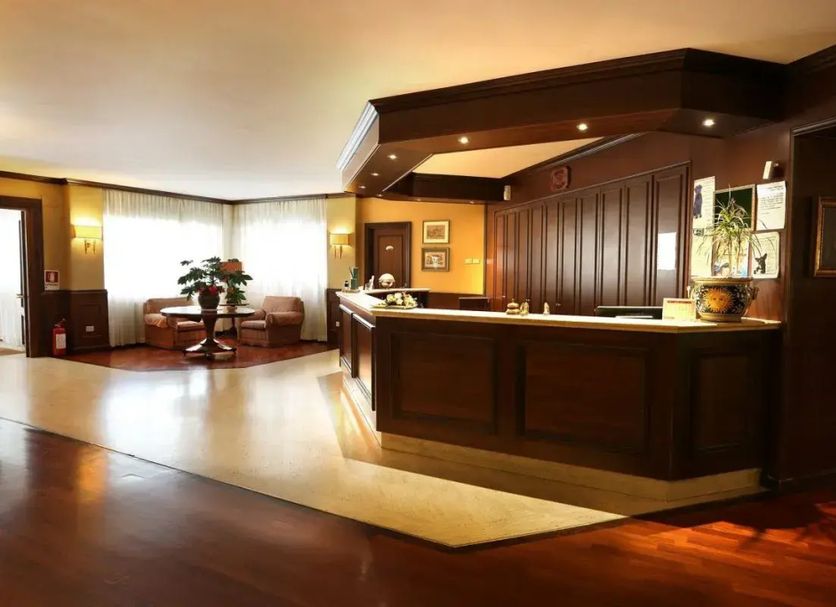 Front desk Photo