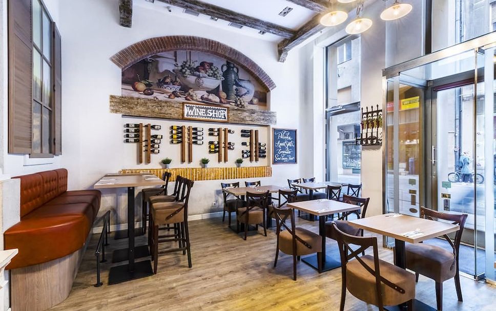 Restaurant Photo
