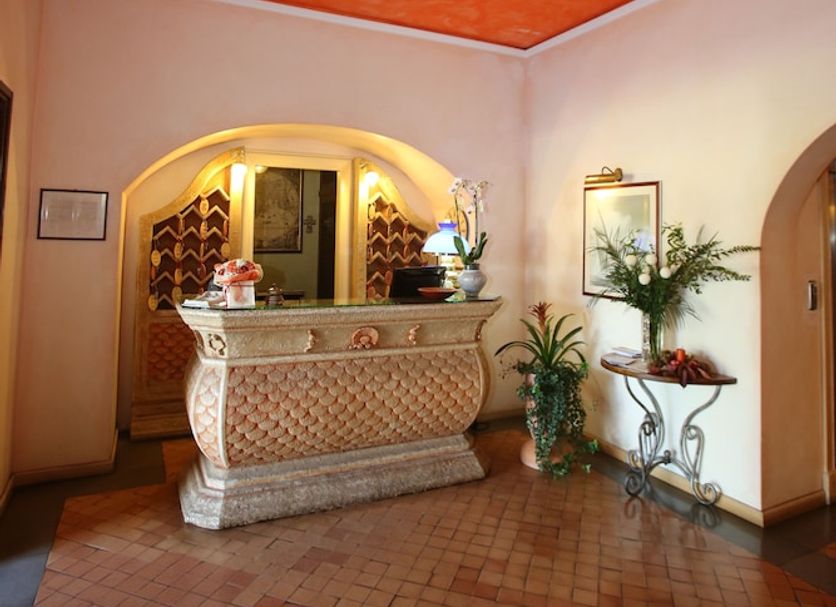 Front desk Photo