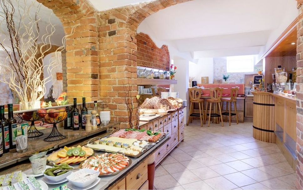 Buffet Photo