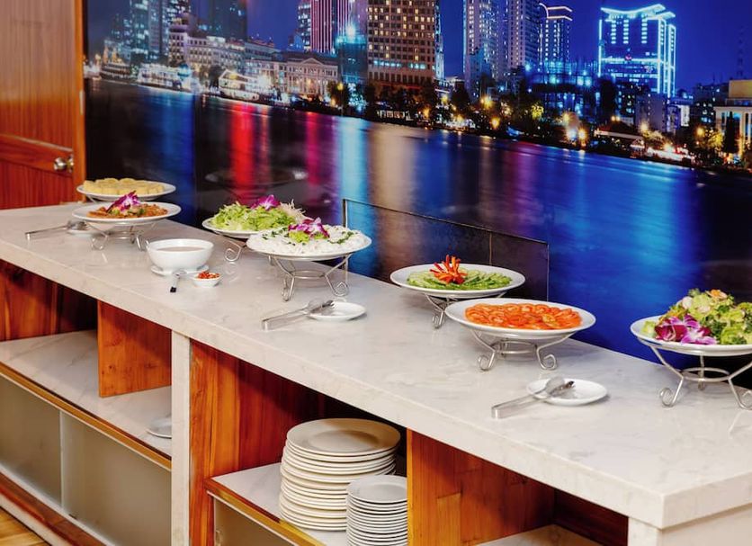 Buffet Photo