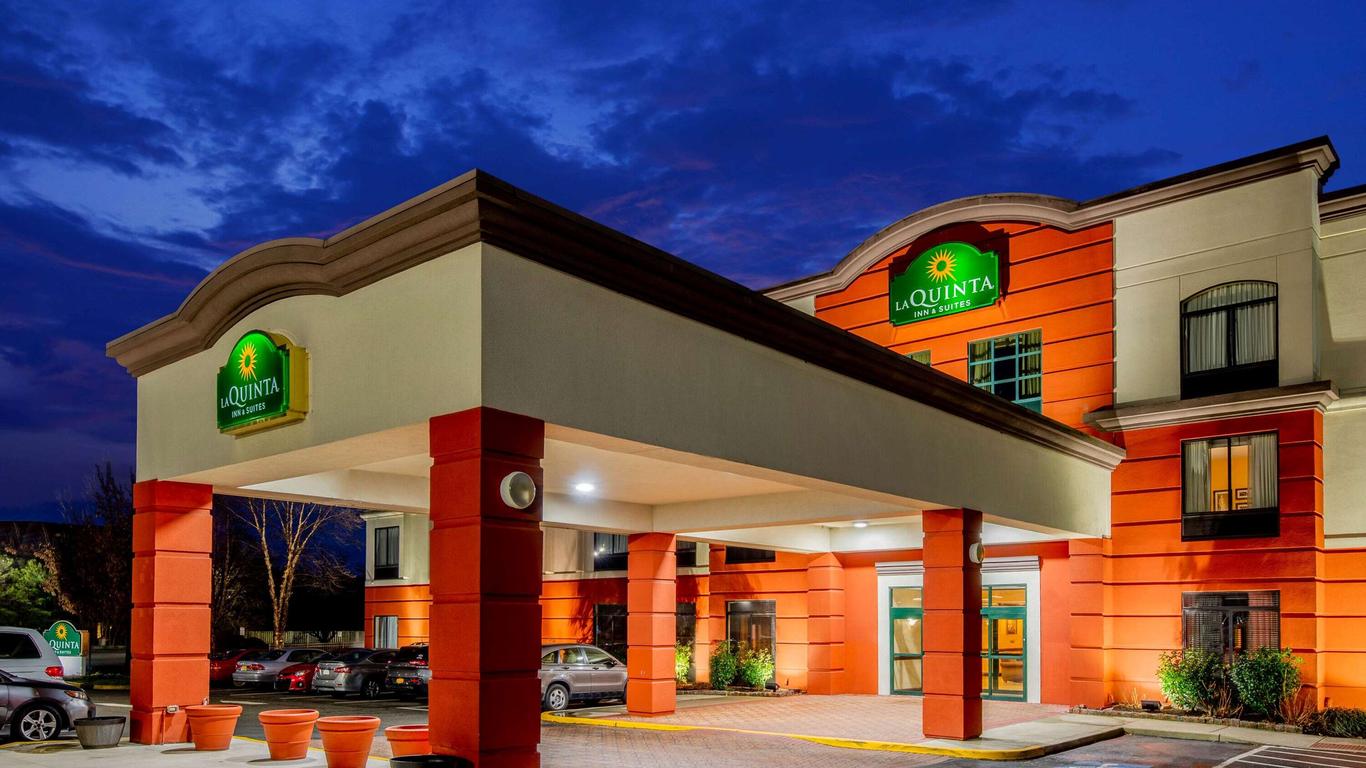 La Quinta Inn & Suites by Wyndham Mt. Laurel - Philadelphia