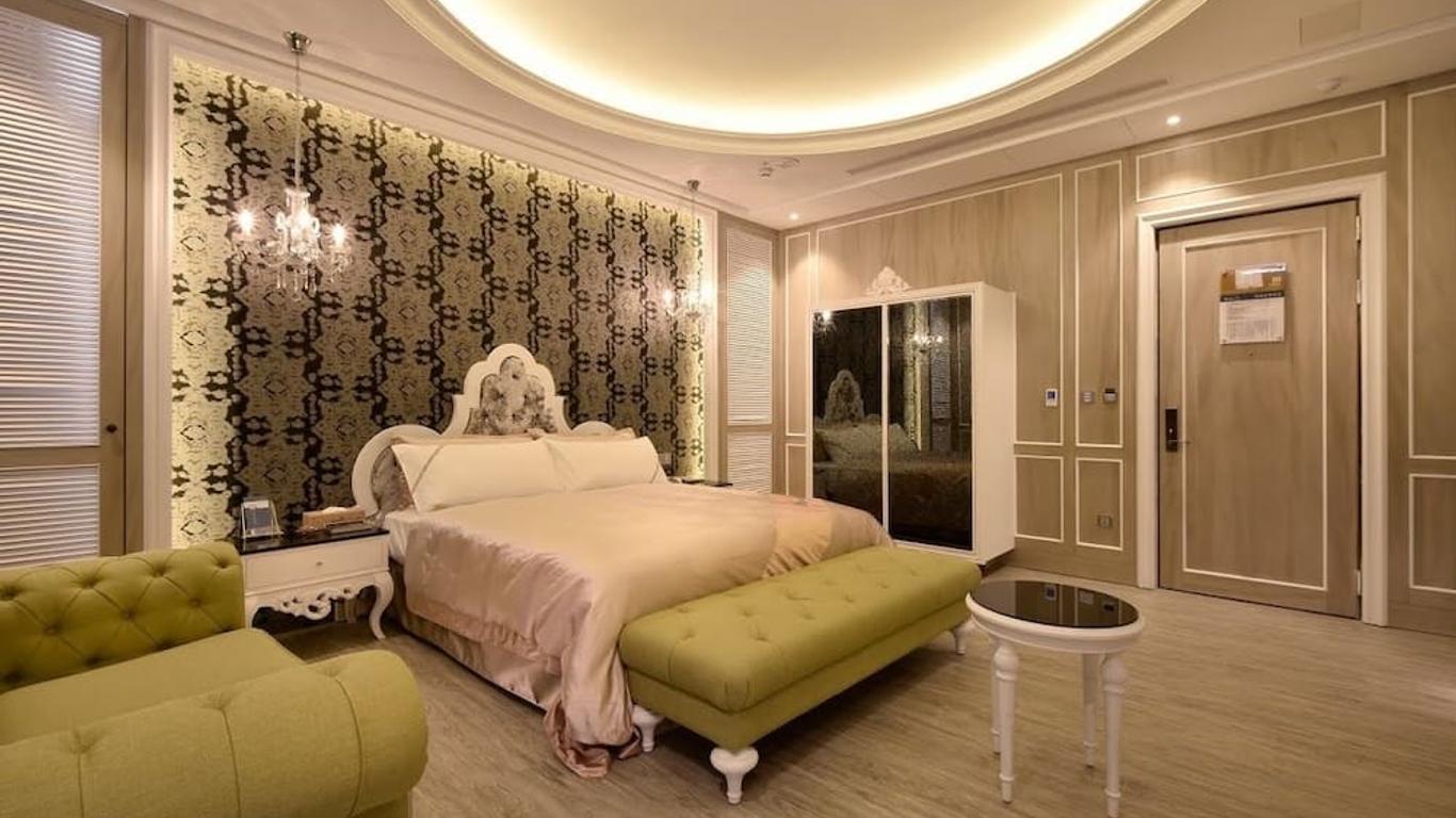 Uher Luxury Resort & Hotel