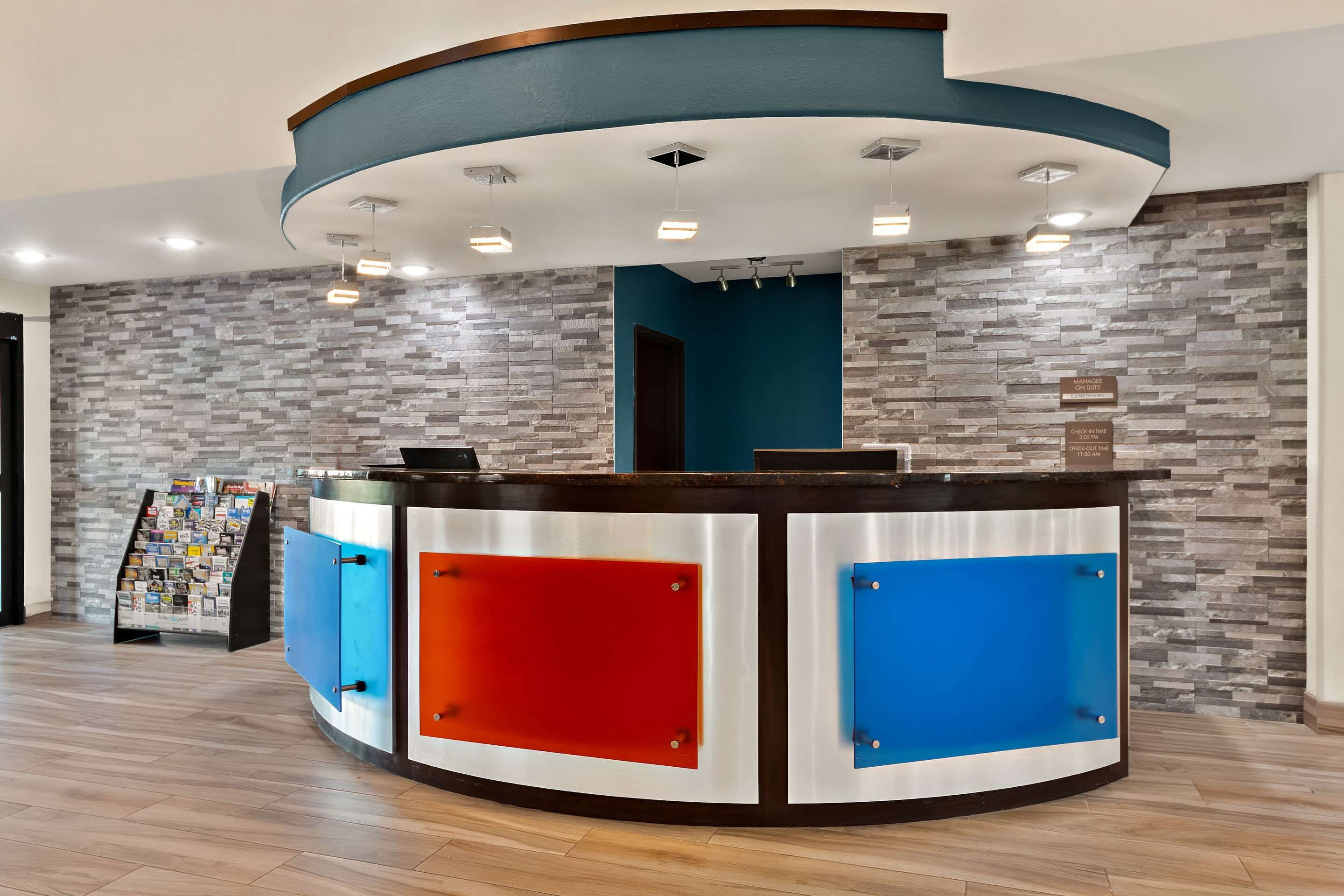 Front desk Photo