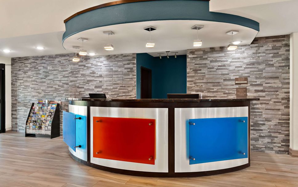Front desk Photo
