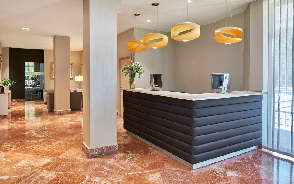 Front desk Photo