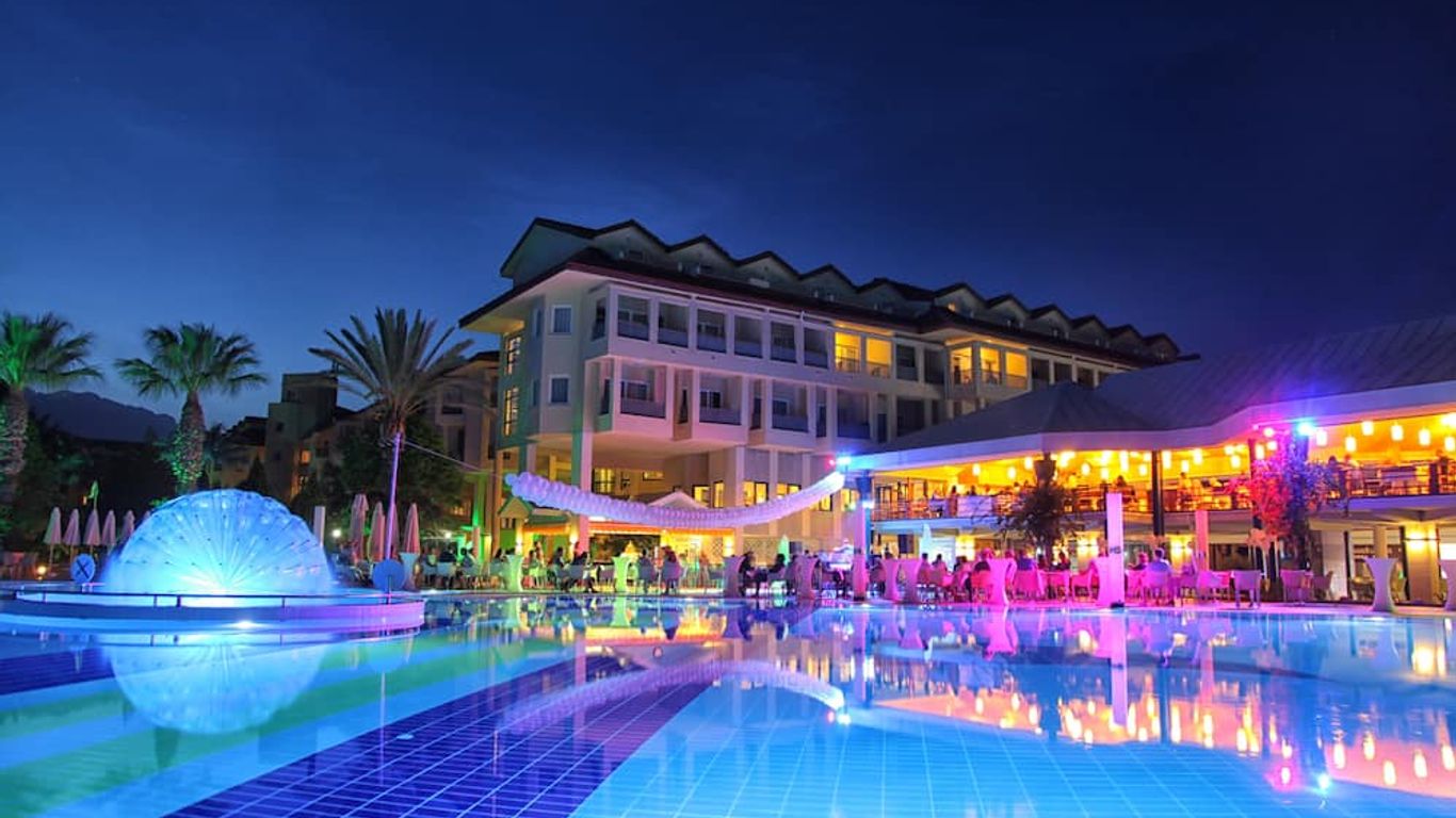 Queen's Park Le Jardin, Kemer | HotelsCombined