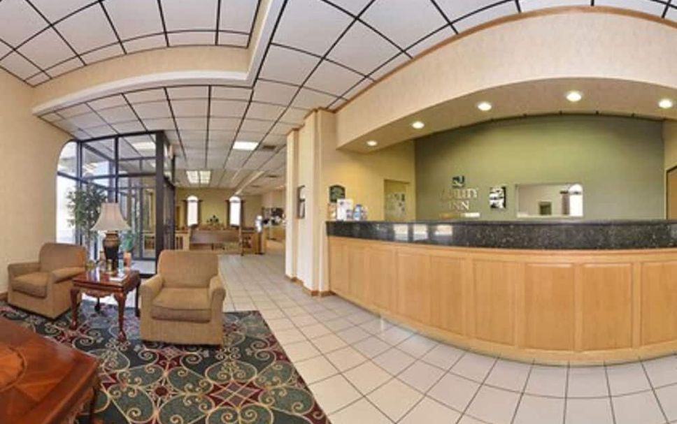 Front desk Photo