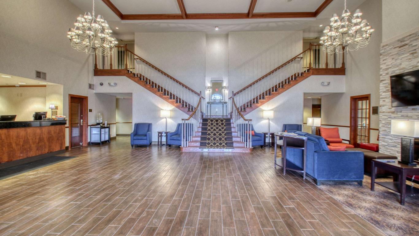 Comfort Suites Milwaukee Airport