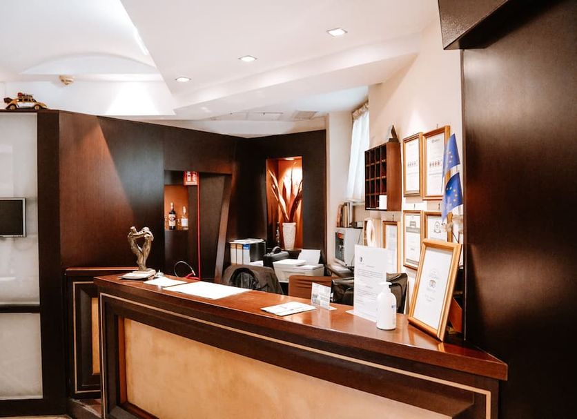 Front desk Photo