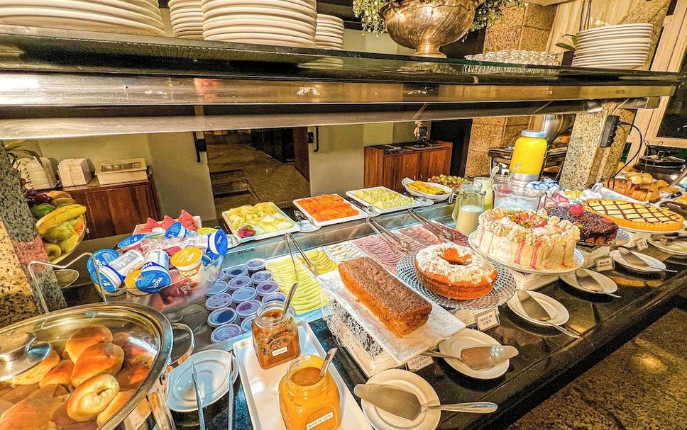 Buffet Photo