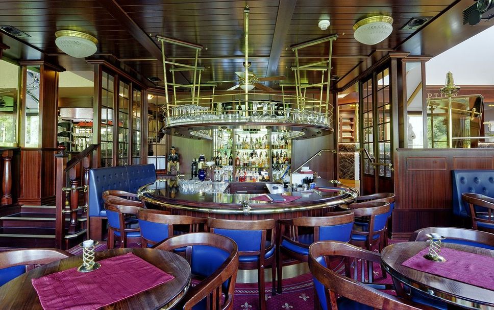 Bar Photo