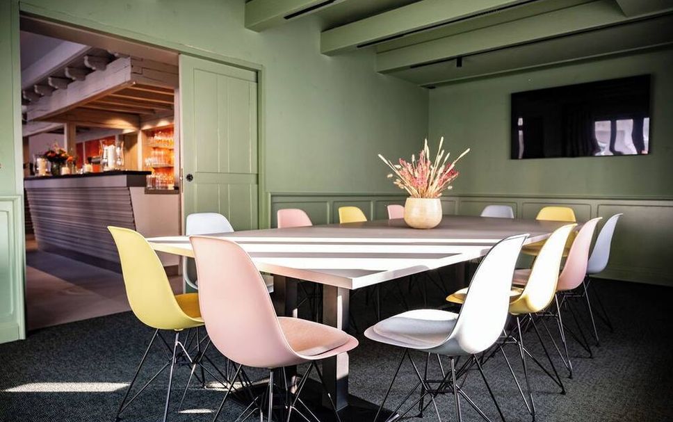 Dining room Photo