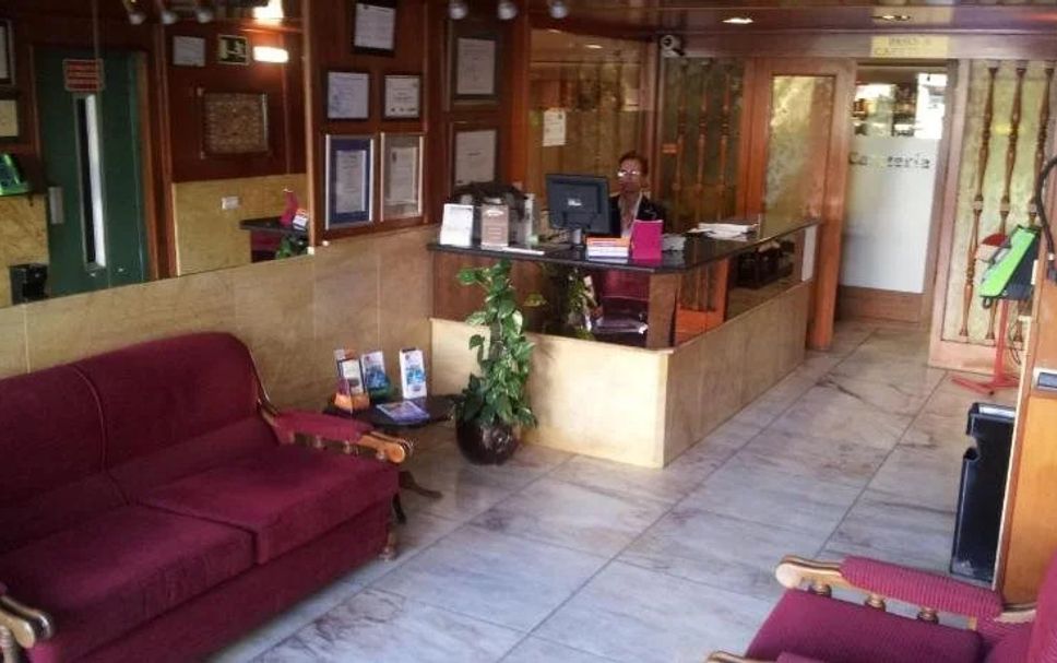 Front desk Photo