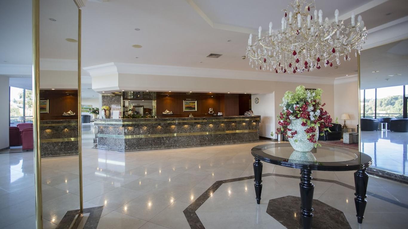 Hotel Mira Corgo