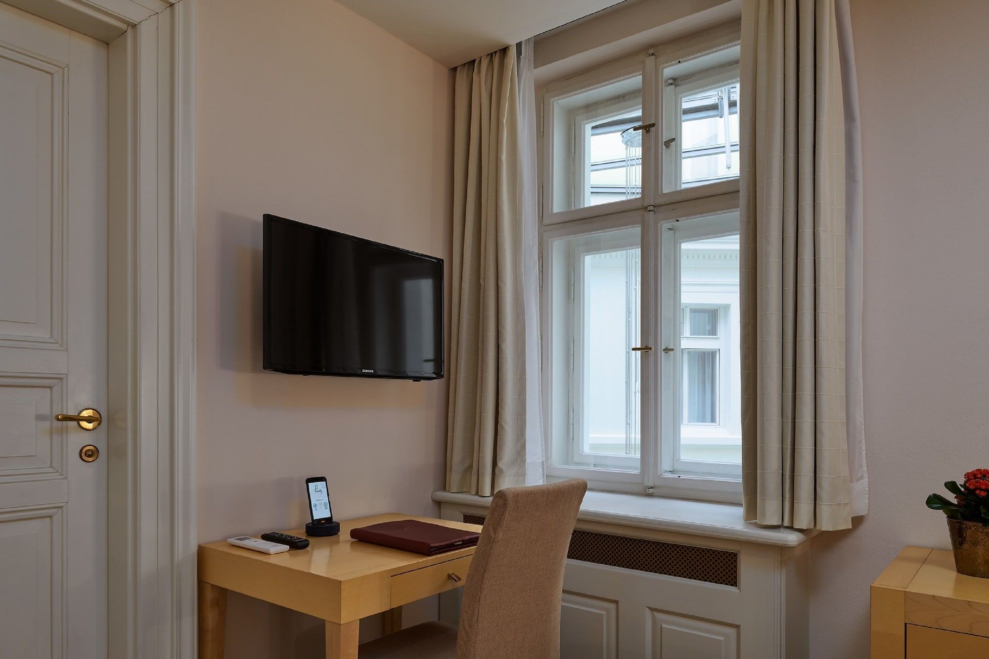 Room amenity