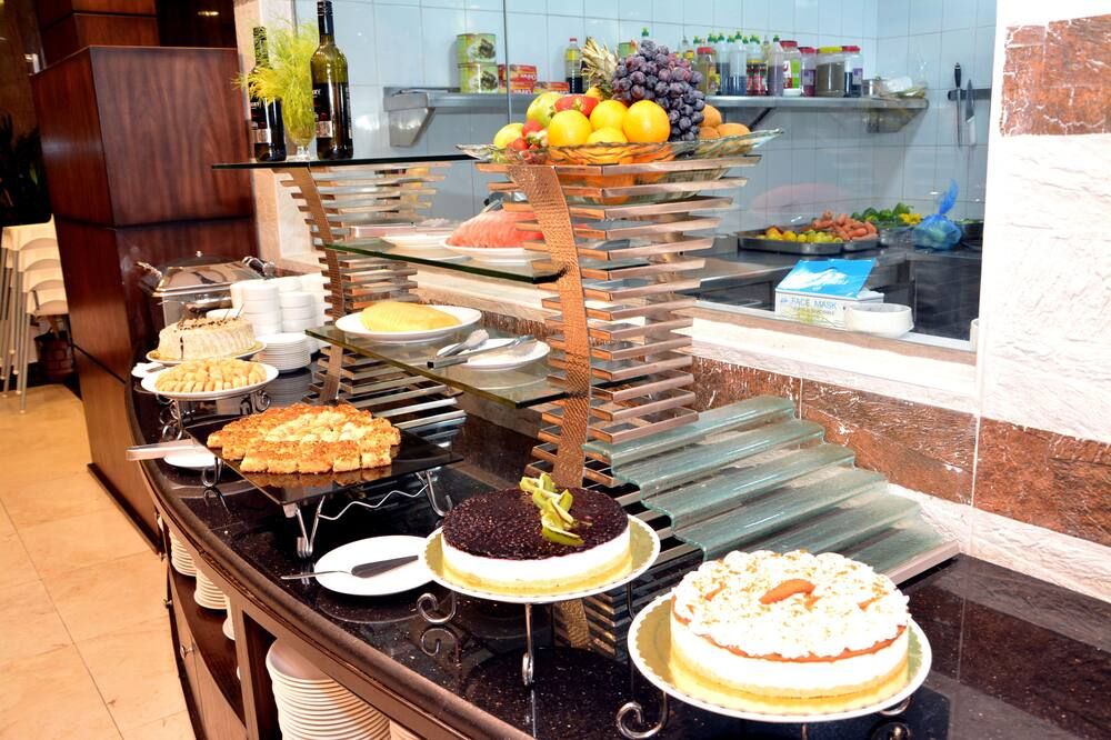 Buffet Photo