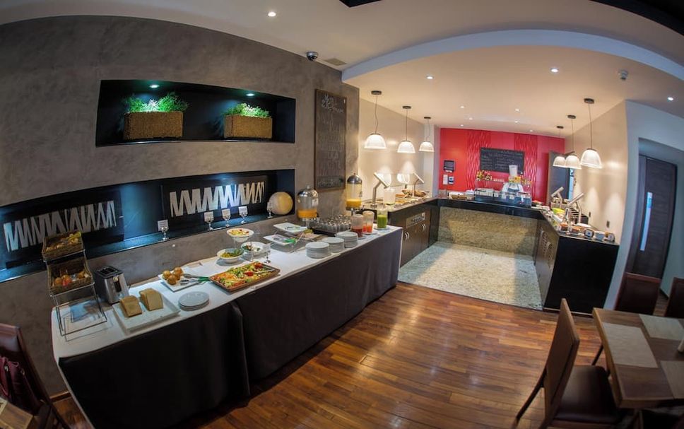 Buffet Photo