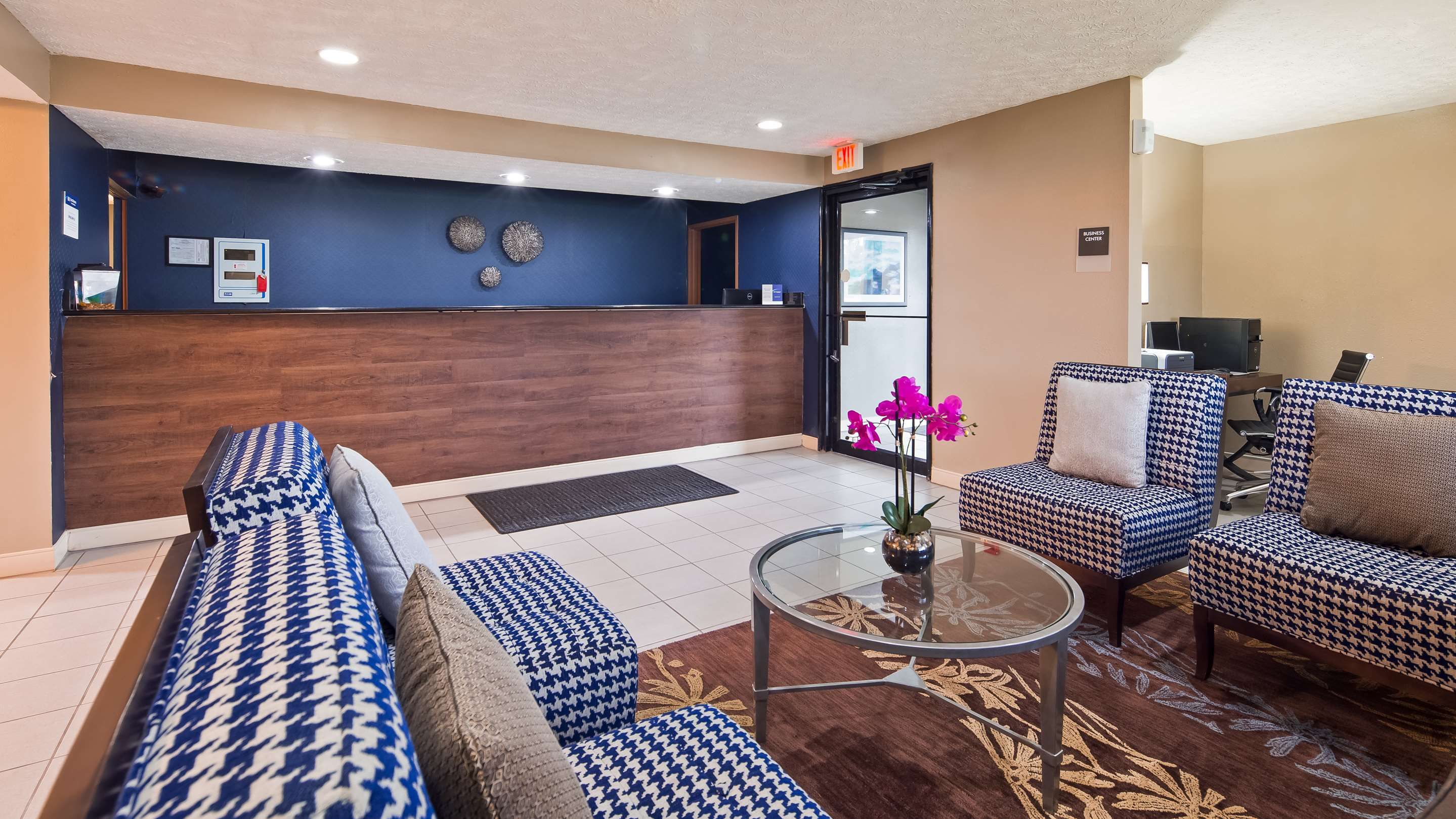 Front desk Photo