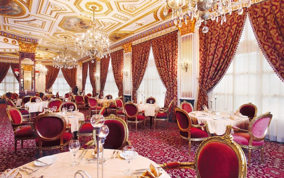 Banquet hall Photo