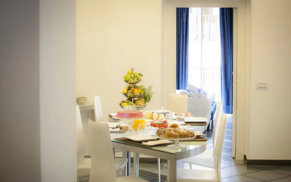 Dining room Photo