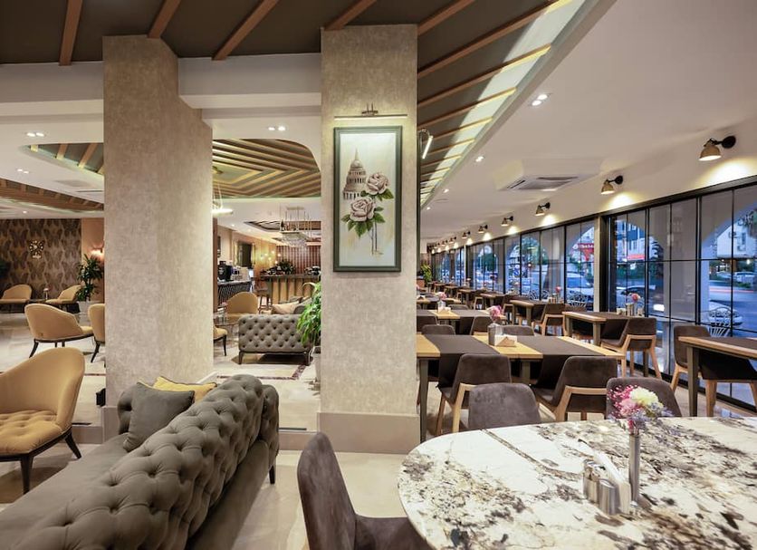 Restaurant Photo