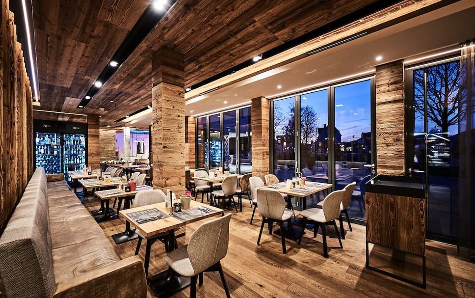 Restaurant Photo
