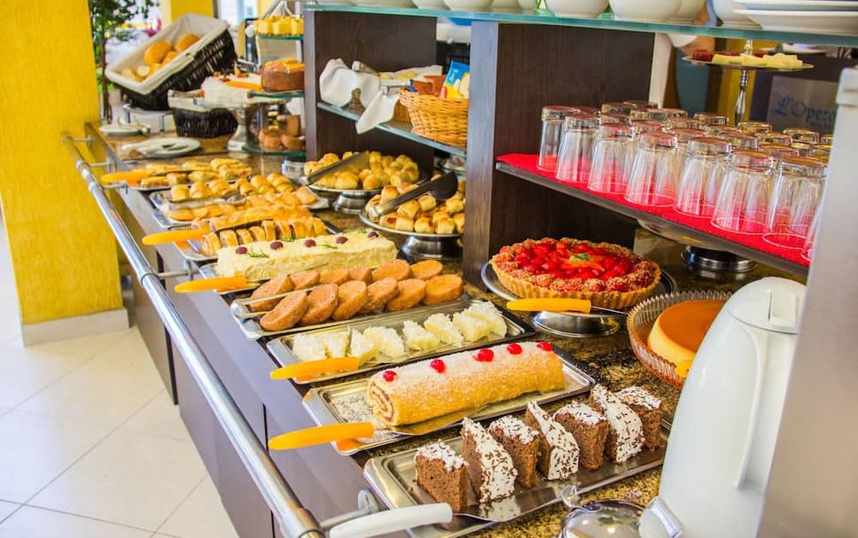 Buffet Photo