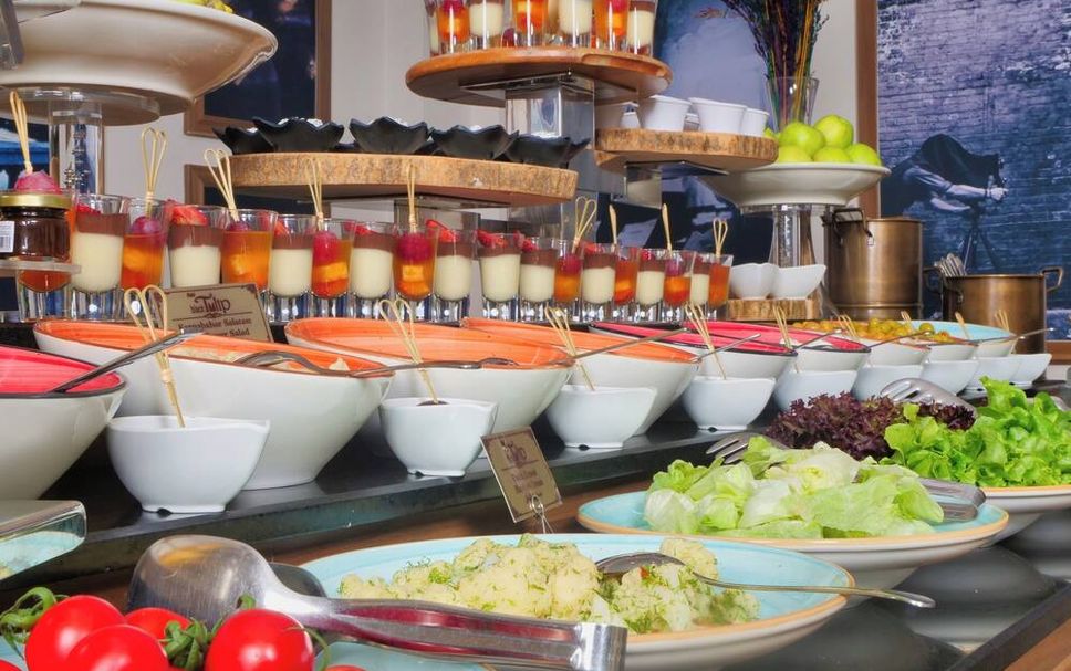 Buffet Photo
