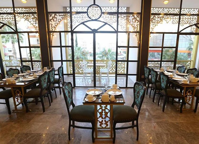 Restaurant Photo