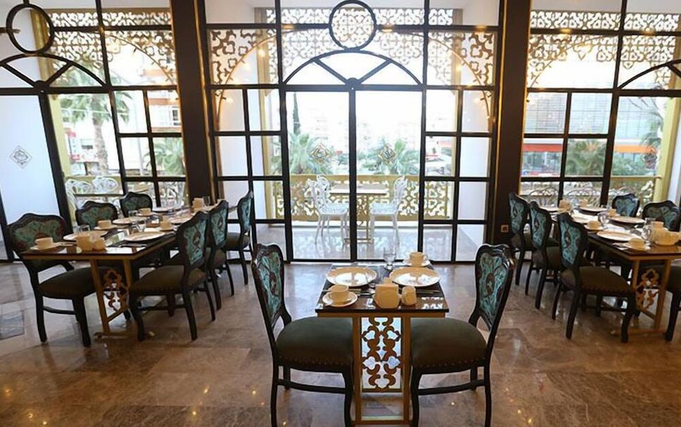 Restaurant Photo