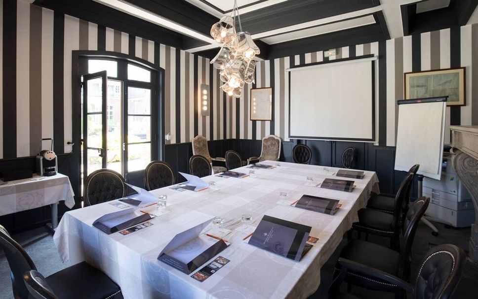 Conference room Photo