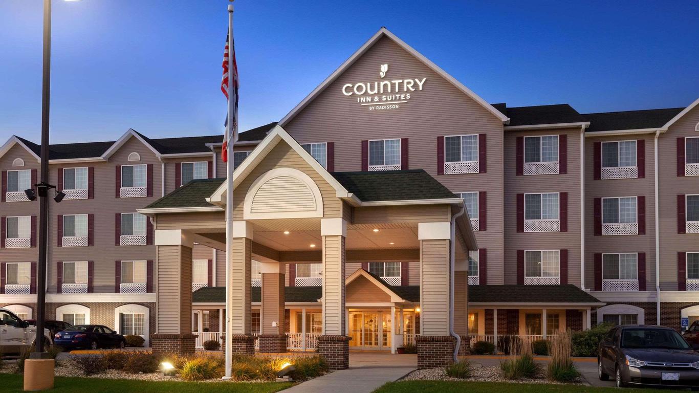Country Inn & Suites by Radisson Northwood