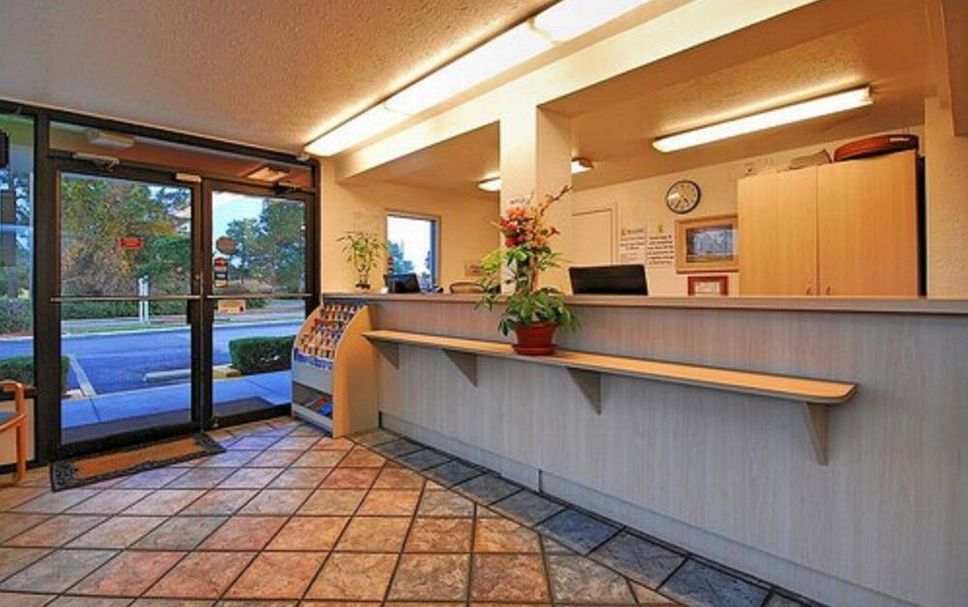 Front desk Photo