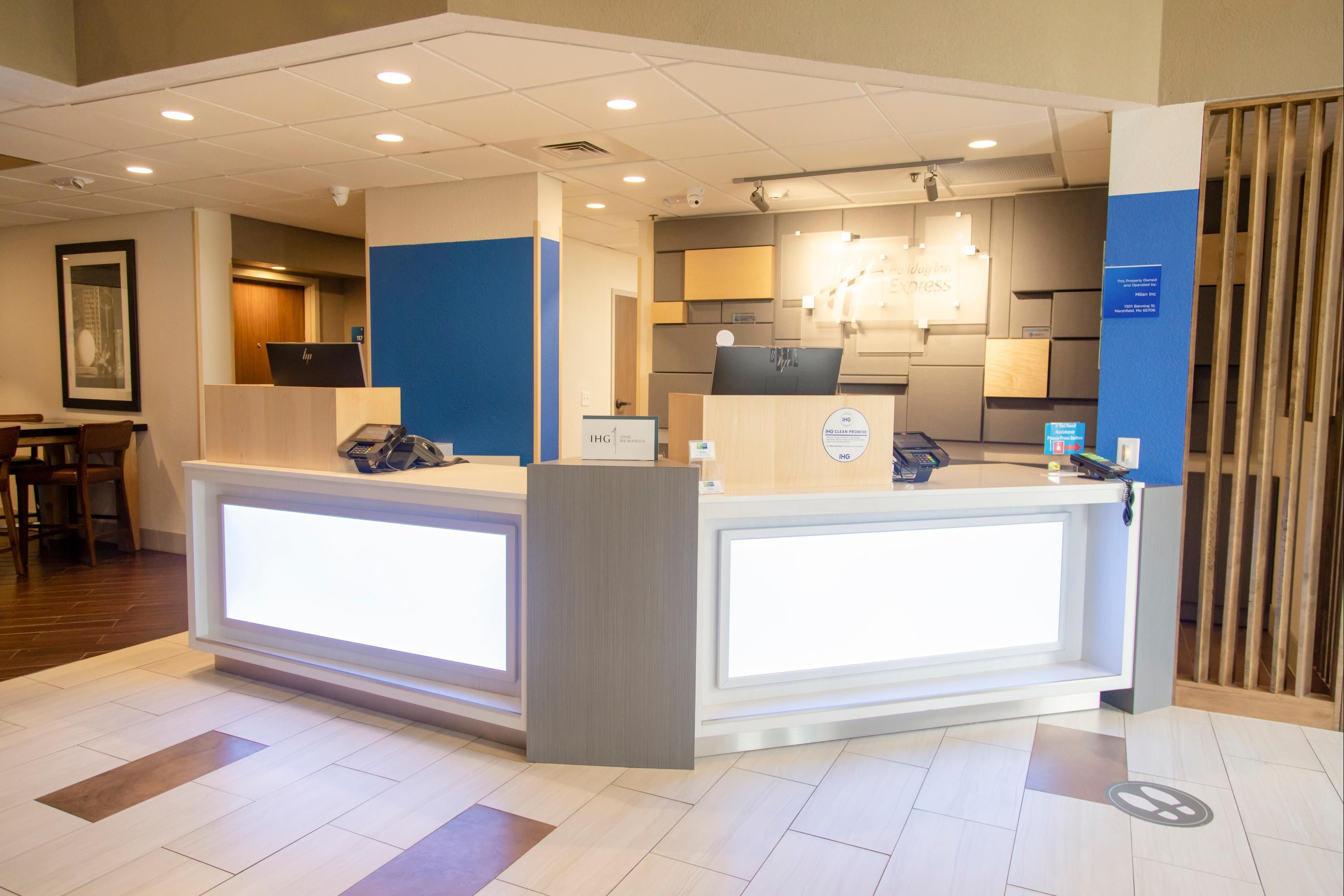 Front desk Photo