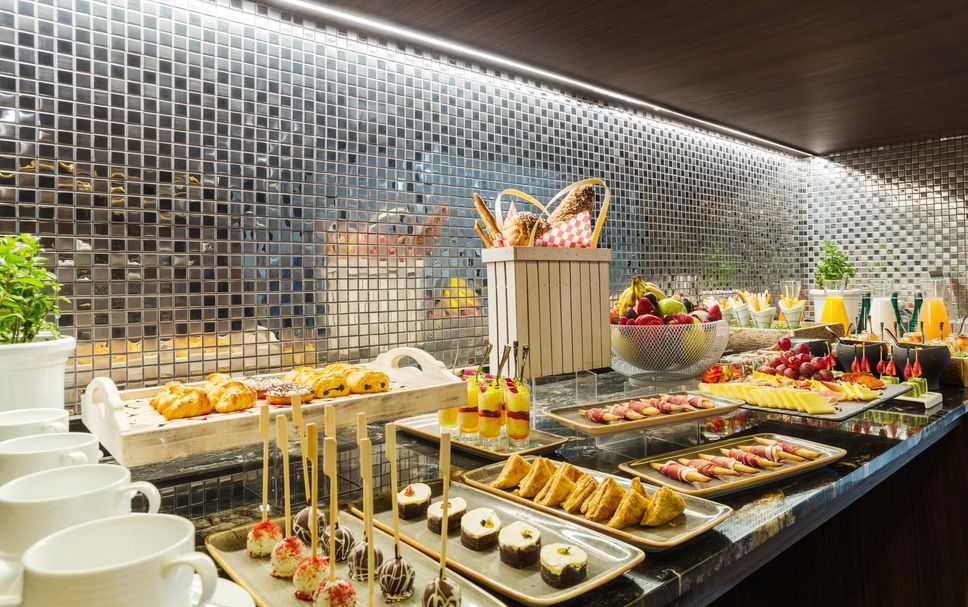 Buffet Photo