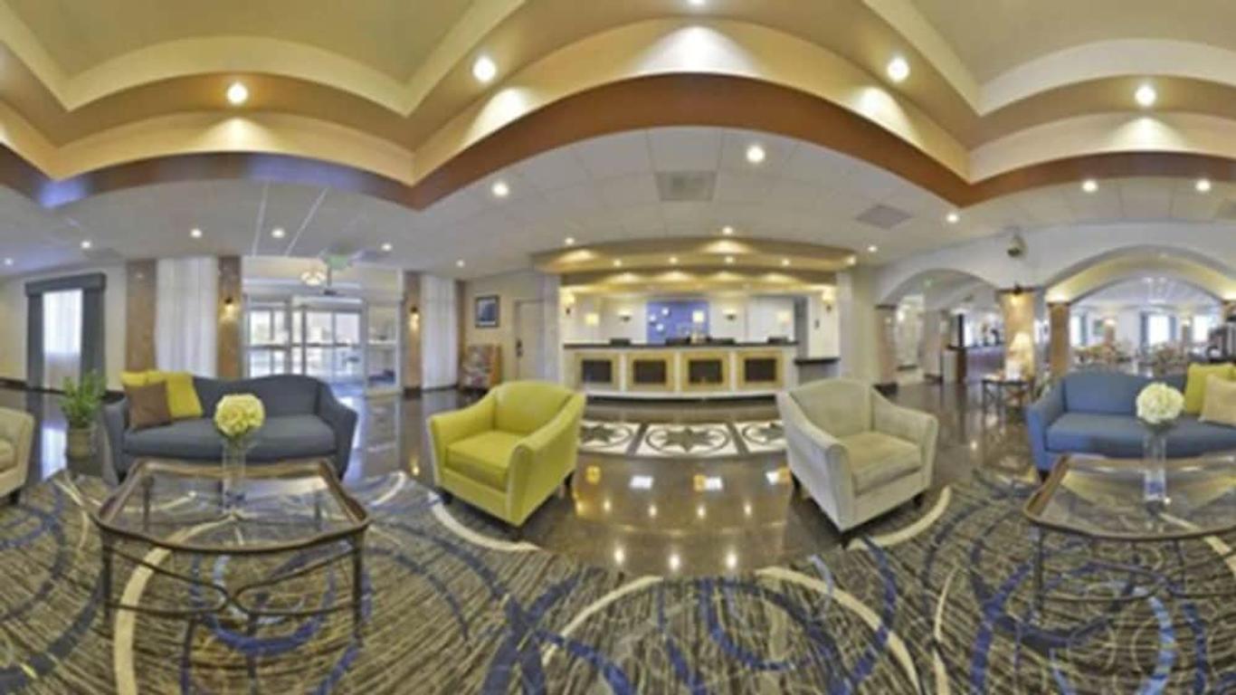 Holiday Inn Express Tacoma South Lakewood, An IHG Hotel