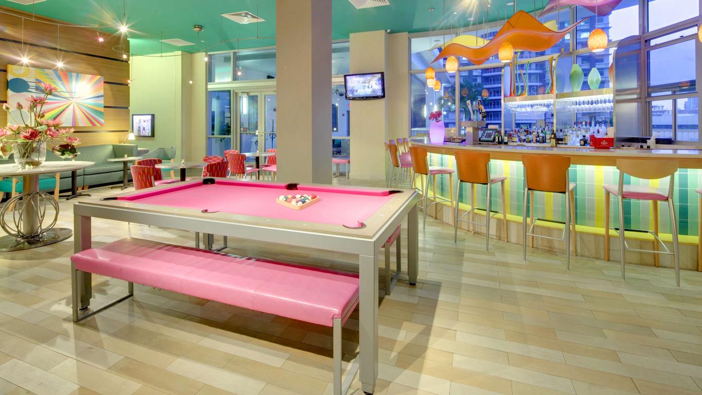 Hampton Inn & Suites Miami/Brickell-Downtown, FL