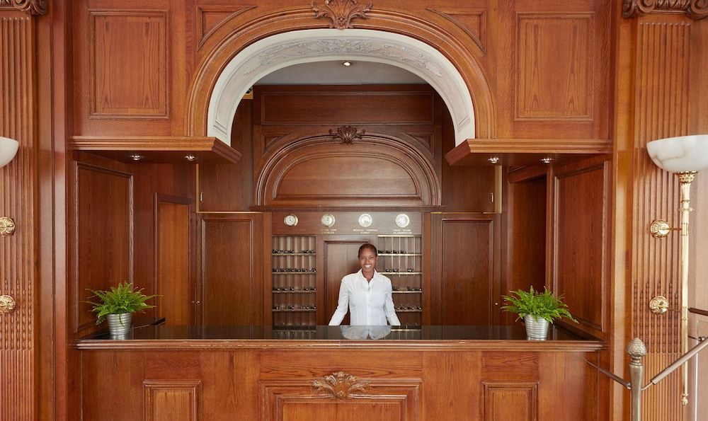 Front desk Photo