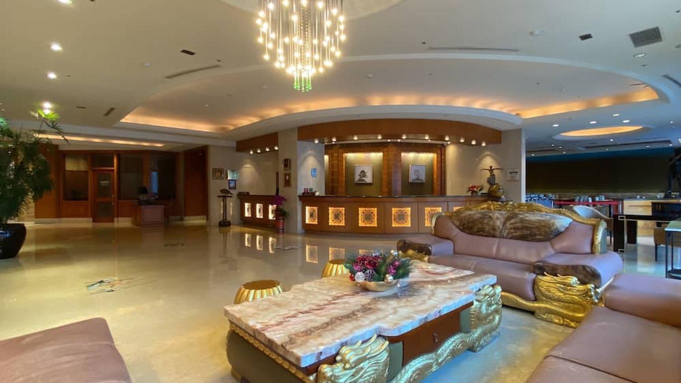 Monarch Plaza Hotel