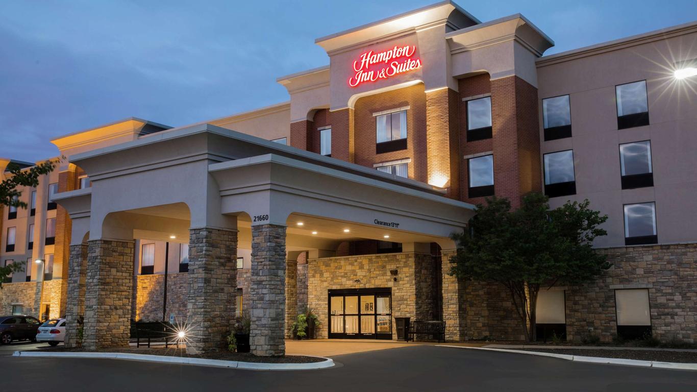 Hampton Inn & Suites Chicago Deer Park