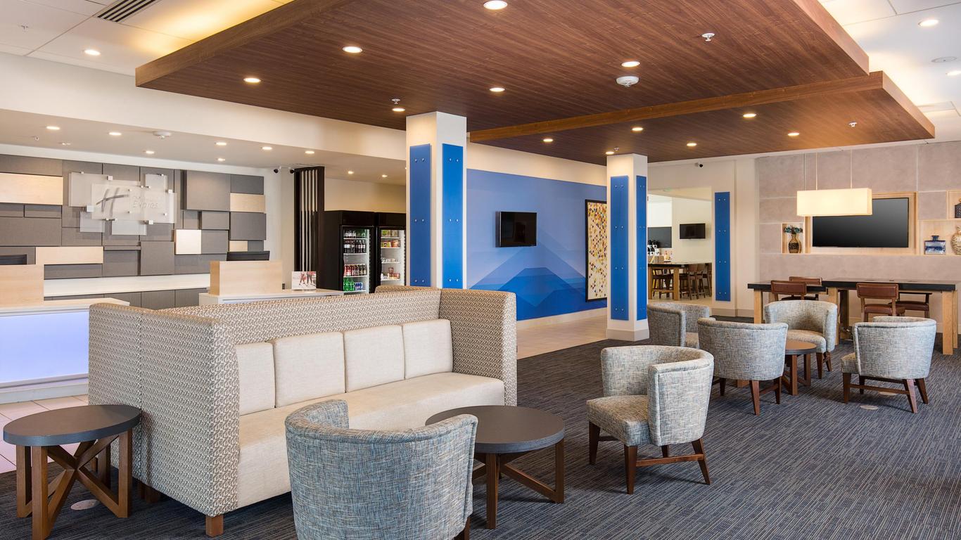 Holiday Inn Express Visalia-Sequoia Gateway Area, An IHG Hotel
